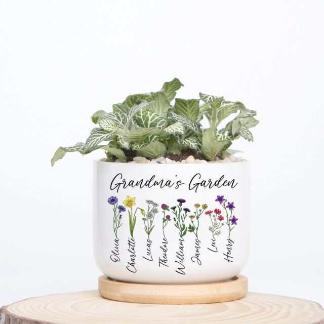 Custom Birth Month Flowers Grandma Plant Pot – Personalized Grandma’s Garden Gift