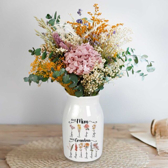 Custom Birth Month Flowers Grandma Vase with Grandkid Names