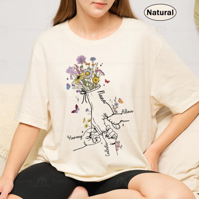 Personalized Grandma Shirt – Holding Kids’ Hands & Wildflower Design