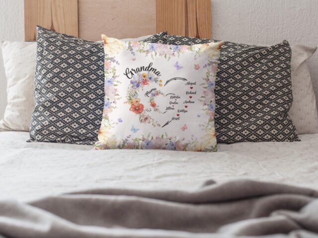 Personalized Grandma Heart Pillow – Custom Gift with Kids & Grandkids’ Names