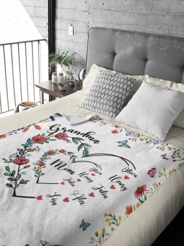 Personalized Grandma Heart Blanket – Custom Mom & Grandma Gift with Grandkids, Mother’s Day Blanket
