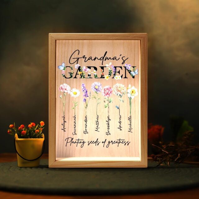 Grandma’s Garden Night Light – Personalized Birth Month Flower Gift for Mom
