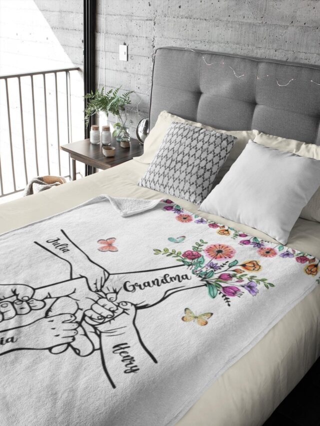 Personalized Grandma Blanket – Holding Kid Hands Flower Blanket, Mother’s Day Gift