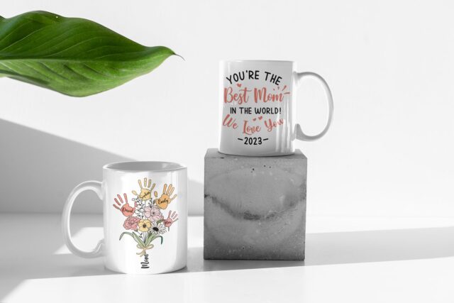 Personalized Mama Mug – Custom Flower Handprint Gift with Kids’ Names for Mother’s Day