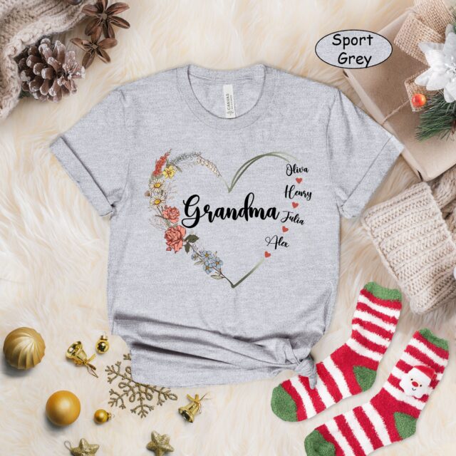 Custom Grandma Heart Sweatshirt – Christmas & Mother’s Day Gift with Kid Names