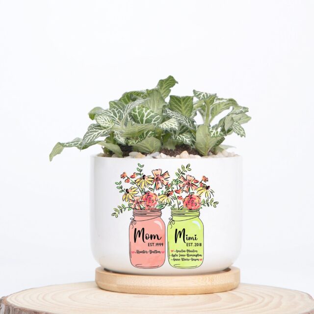 Personalized Grandma Flower Plant Pot – Custom Grandchild Names for Mother’s Day