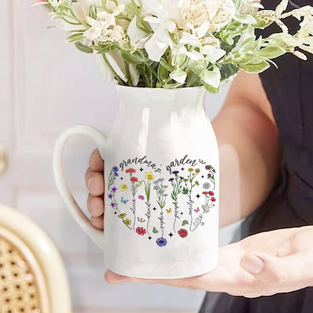 Custom Grandma Garden Vase – Birth Month Flowers with Grandkid Names