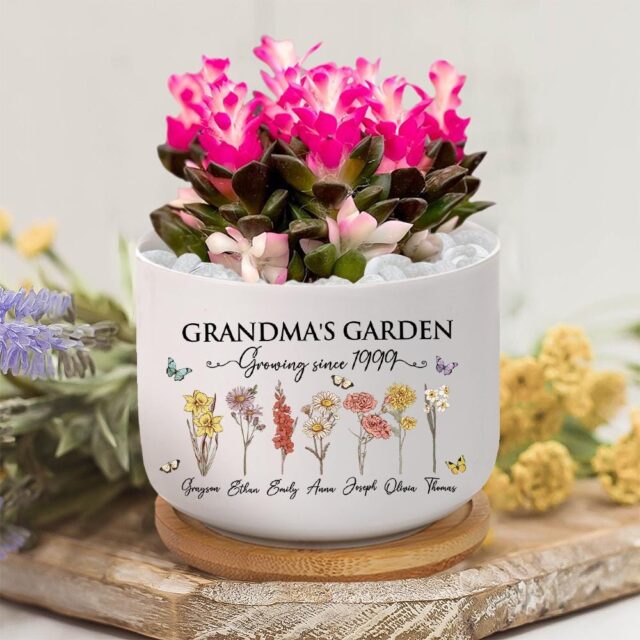 Custom Birth Month Flowers Grandma Plant Pot – Personalized Grandma’s Garden Gift