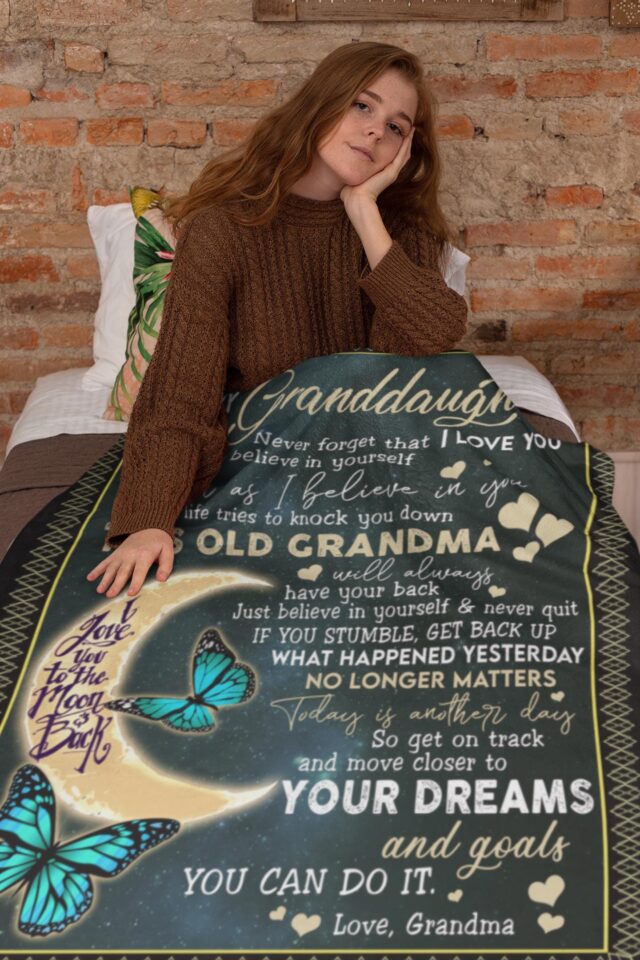 To My Granddaughter Blanket – Birthday & Anniversary Gift from Grandma