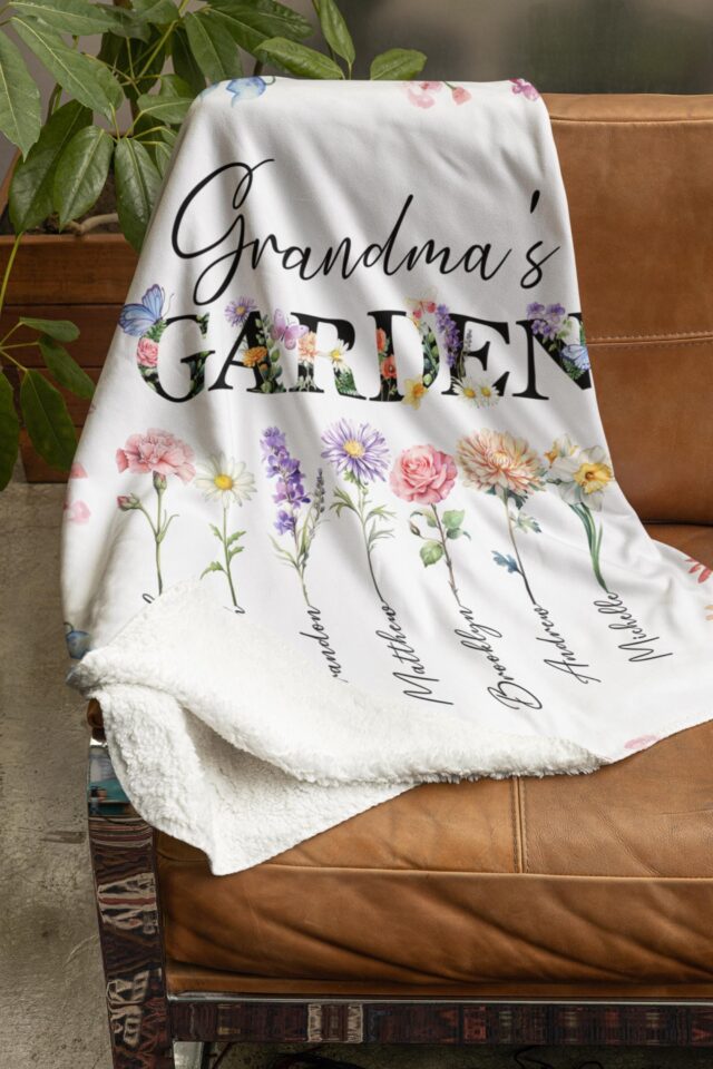 Personalized Grandma’s Garden Blanket – Custom Birth Month Flowers & Grandkids’ Names for Mother’s Day
