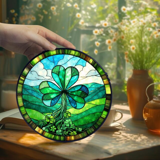 Shamrock Stained Glass Suncatcher – St. Patrick’s Day Decoration & Irish Gift