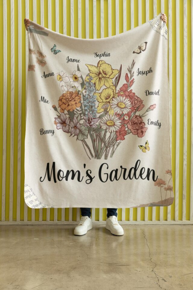 Personalized Mom’s Garden Blanket – Custom Birth Month Flower Blanket for Grandma