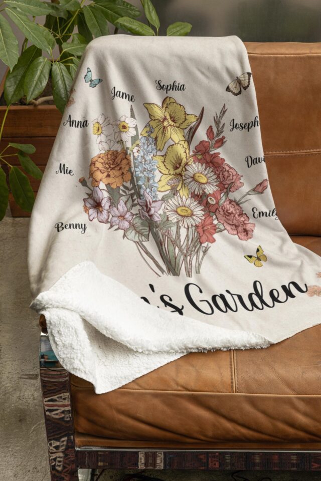 Personalized Mom’s Garden Blanket – Custom Birth Month Flower Blanket for Grandma