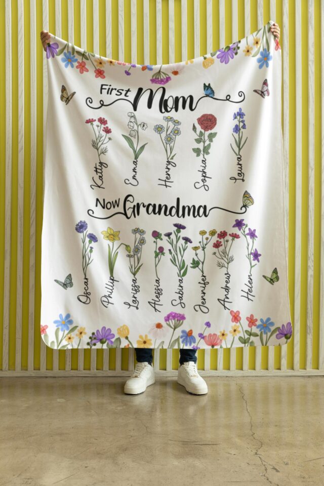 Custom First Mom Now Grandma Blanket – Personalized Birth Flower Blanket with Grandkids’ Names