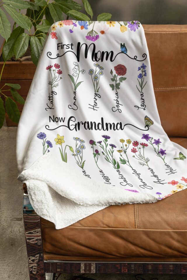 Custom First Mom Now Grandma Blanket – Personalized Birth Flower Blanket with Grandkids’ Names
