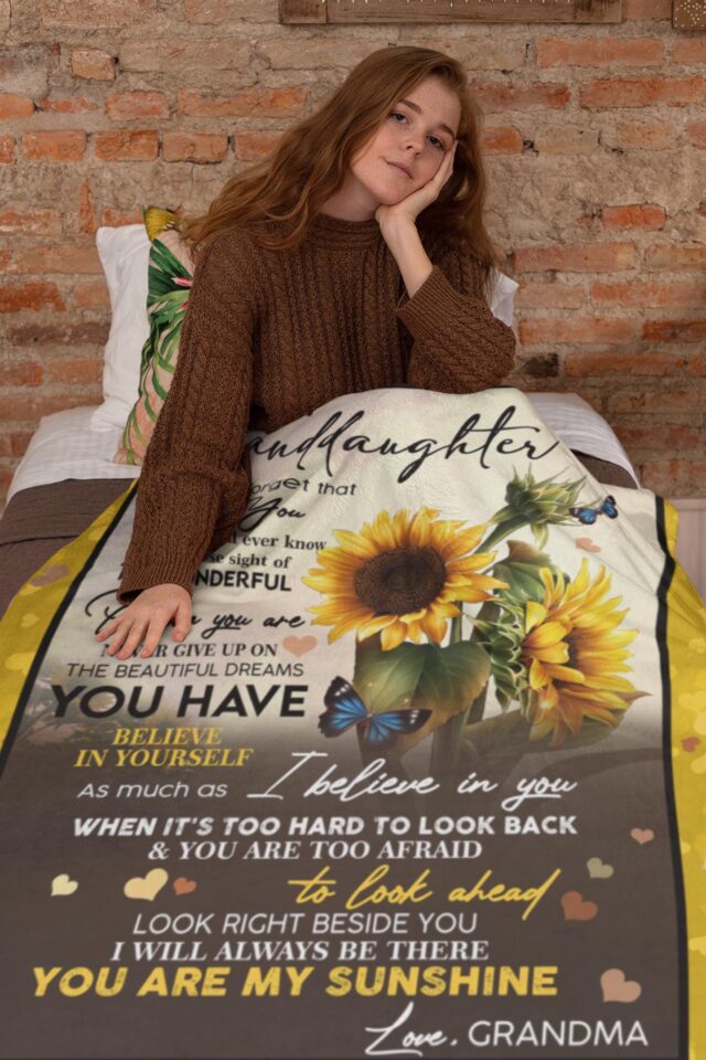 To My Granddaughter Blanket – Personalized Gift & Custom Grandma Throw for Birthday