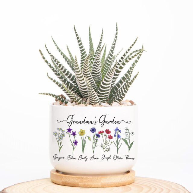 Personalized Birth Month Flowers Grandma Plant Pot – Custom Garden Gift with Grandkids’ Names