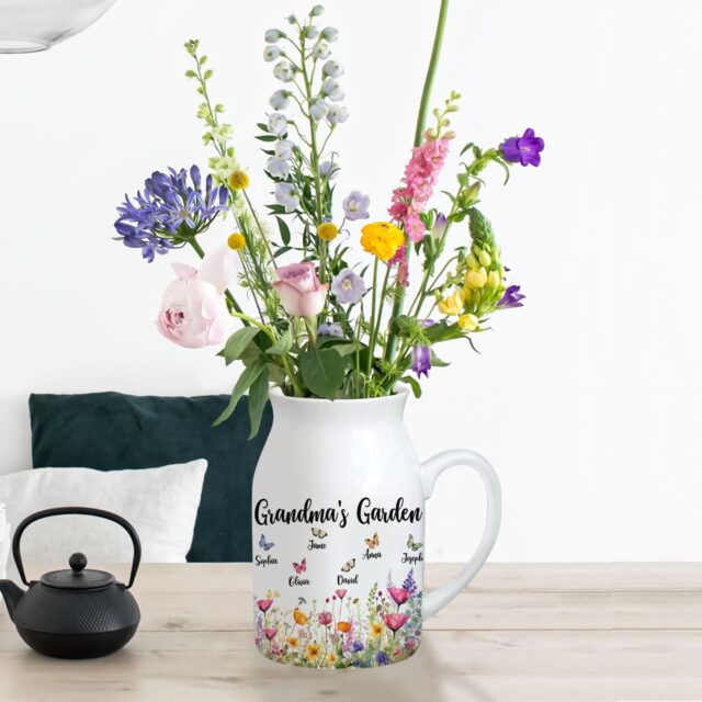 Personalized Grandma’s Garden Vase – Custom Grandkid Name Floral Gift